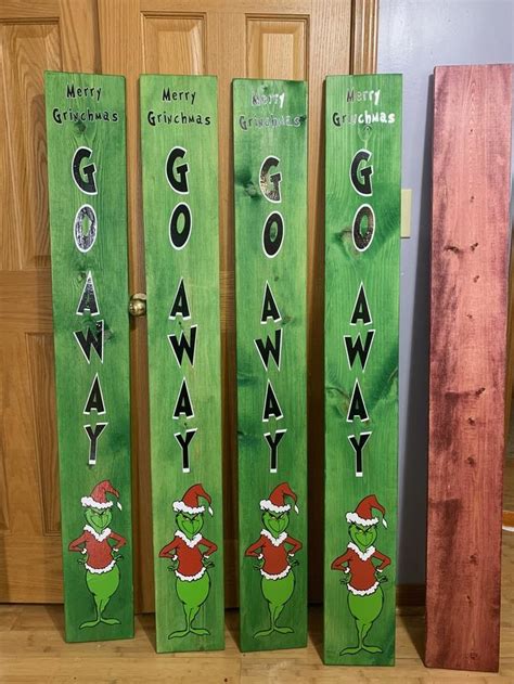 wooden grinch sign